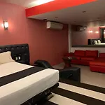 Dluxe Auto Hotel Adults Only