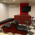 Dluxe Auto Hotel Adults Only