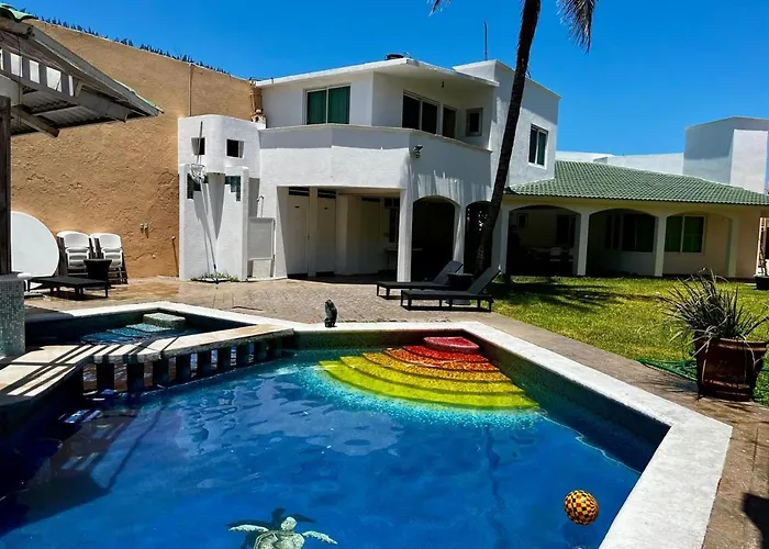 CASA con alberca, súper ubicación. Puerto de Veracruz