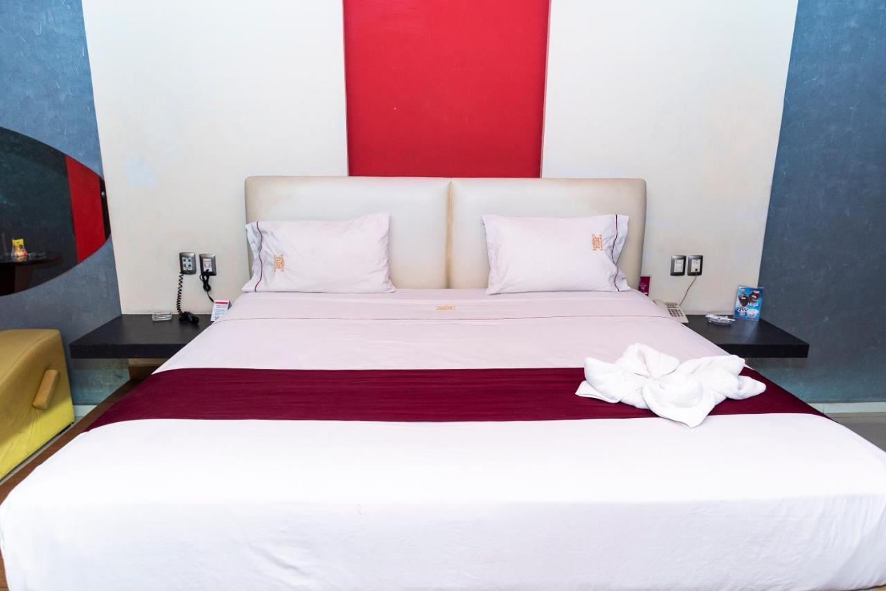 Hotel Dluxe Auto Adults Only *