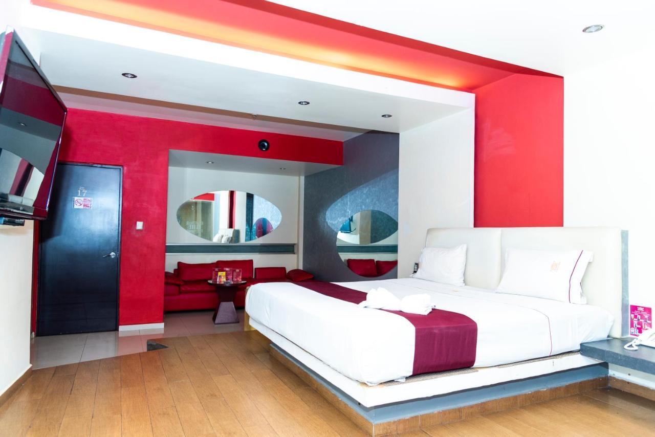 Dluxe Auto Adults Only Hotel *