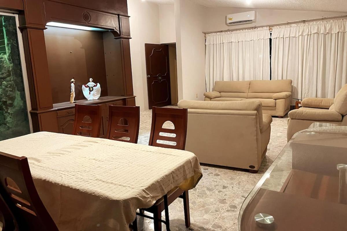 Real Veracruz: Con Alberca, Patio Y Garage! Сasa de vacaciones Veracruz