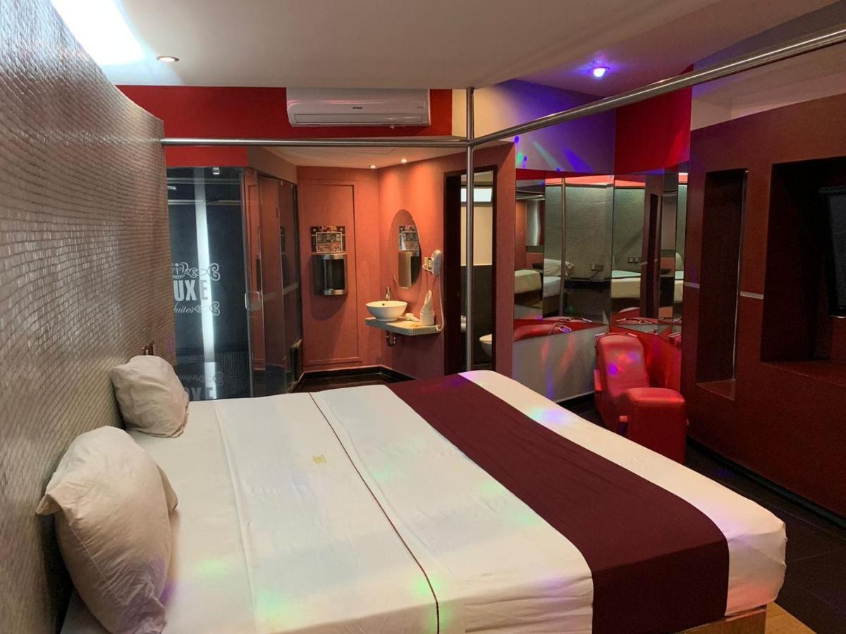 Hotel Dluxe Auto Adults Only *