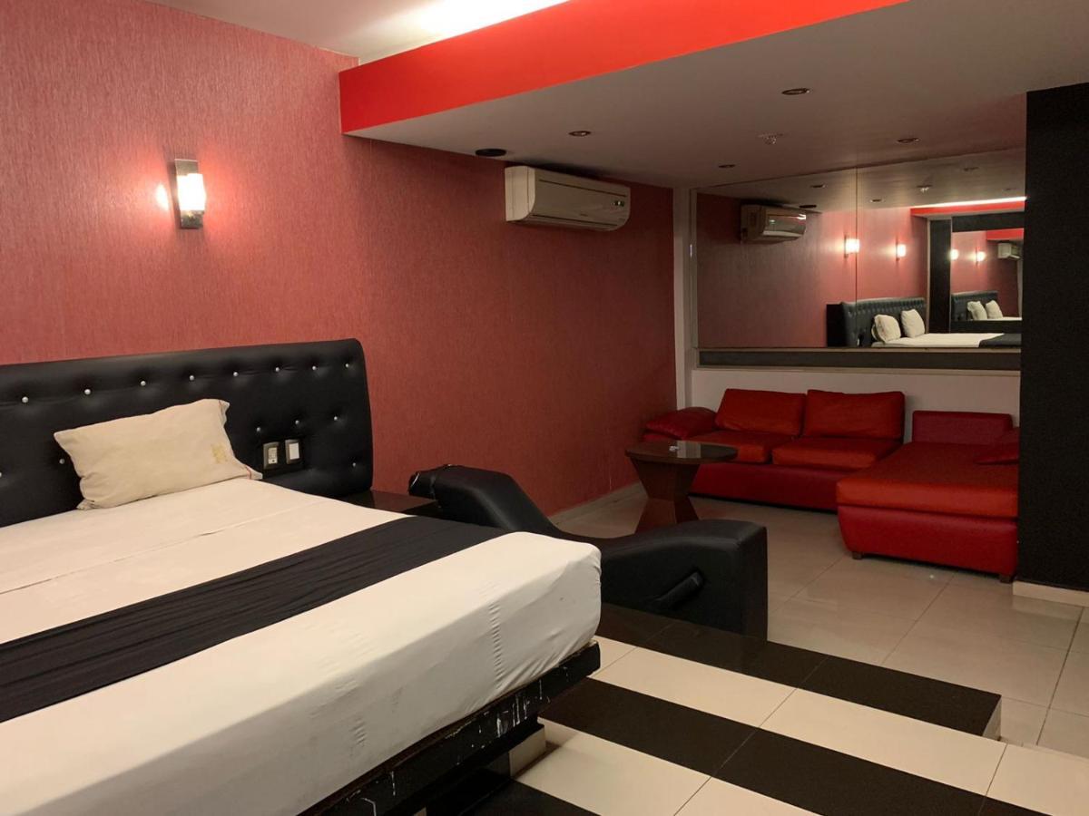 Hotel Dluxe Auto Adults Only *