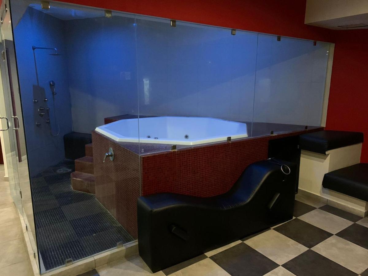 Hotel Dluxe Auto Adults Only