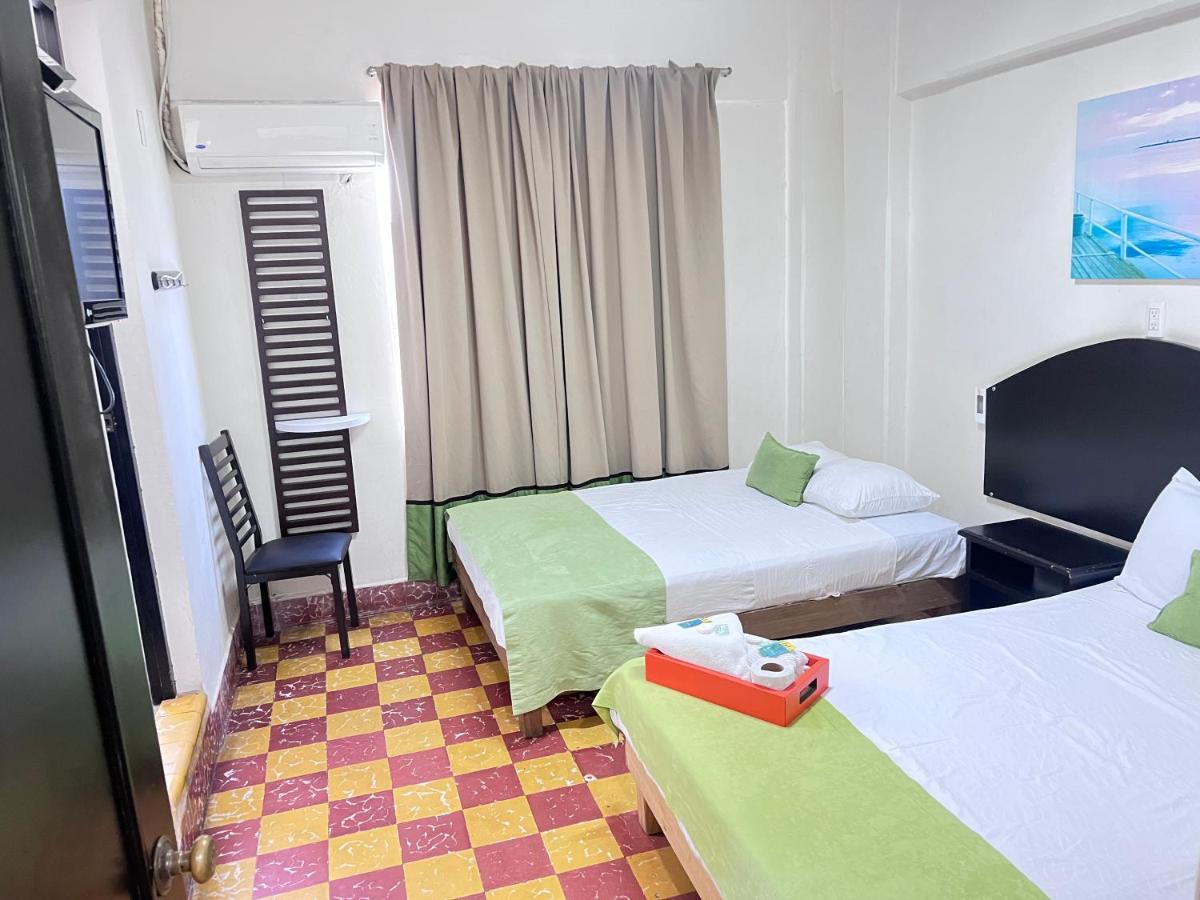 Hotel Puerta De Mar