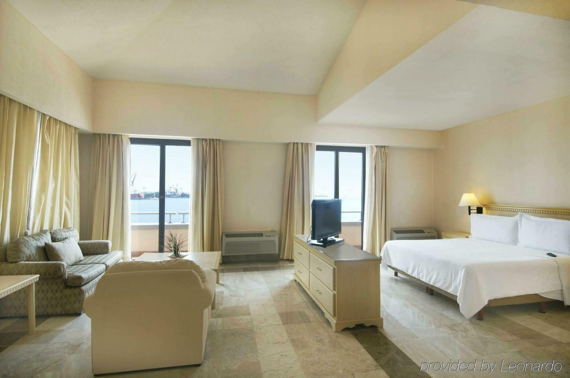 Hotel Fiesta Malecon 4*