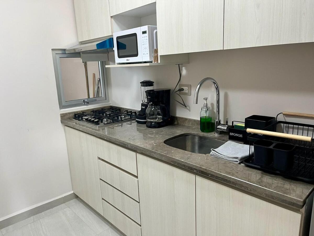Modern Oceanfront Retreat 2bd 2bdr Wifi Pool *