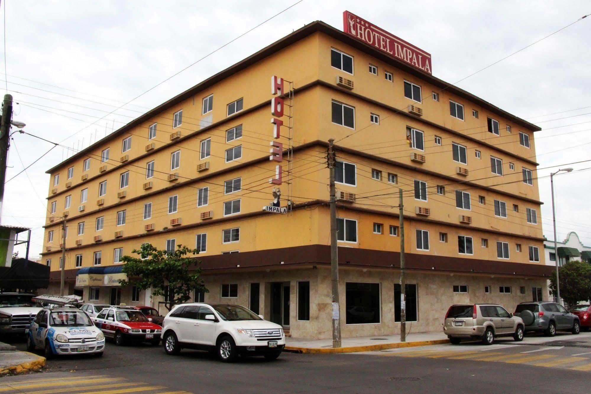 Hotel Impala enfrente al ADO Hotel 3*